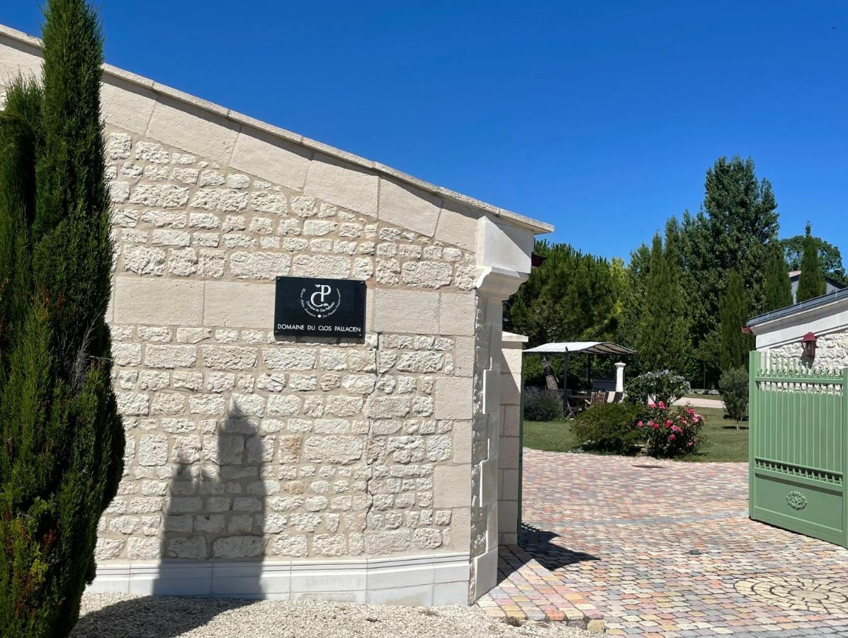Domaine Du Clos Pallacien Paille Exterior photo